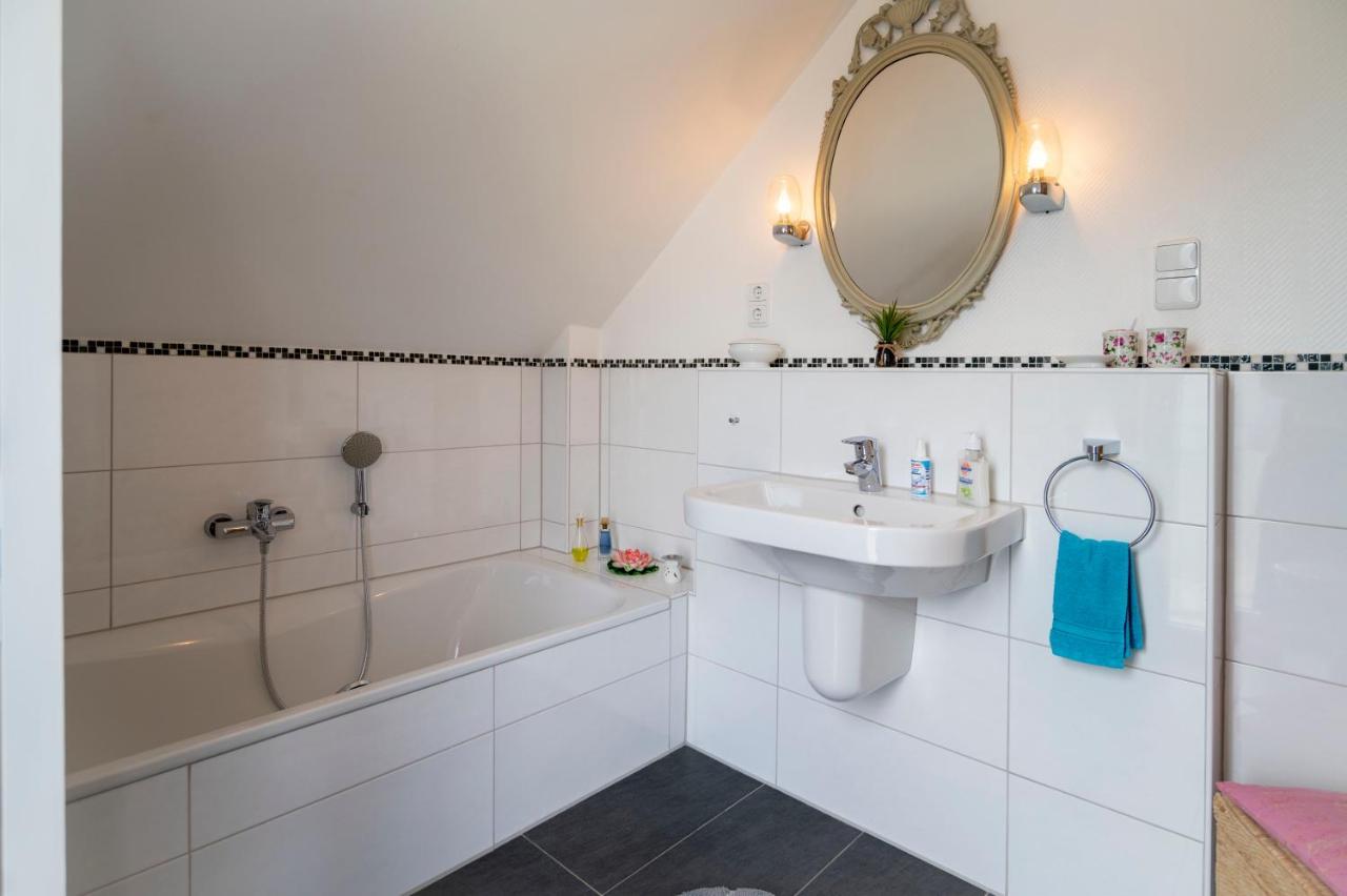 Helle Nichtraucherwohnung 69Qm Zwischen Koeln Und Duesseldorf ドルマーゲン エクステリア 写真