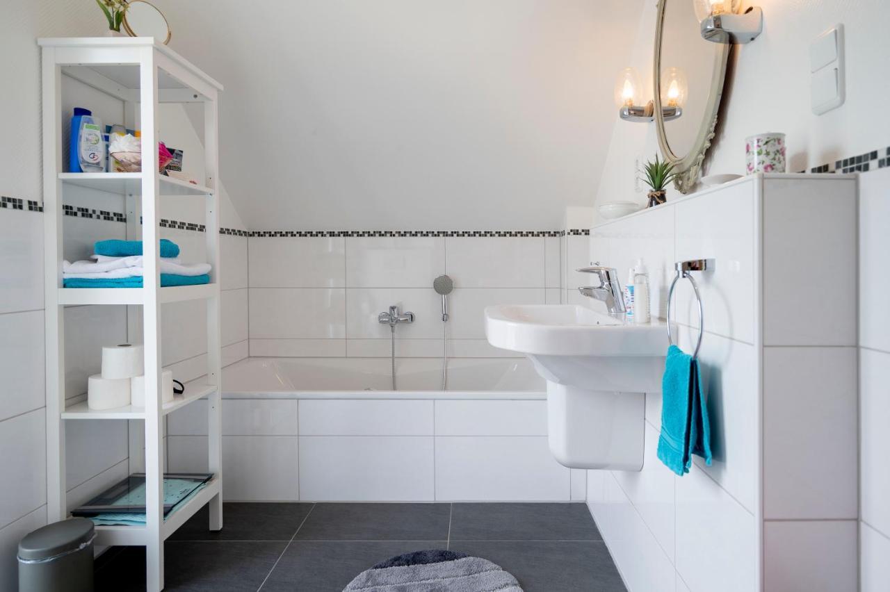 Helle Nichtraucherwohnung 69Qm Zwischen Koeln Und Duesseldorf ドルマーゲン エクステリア 写真