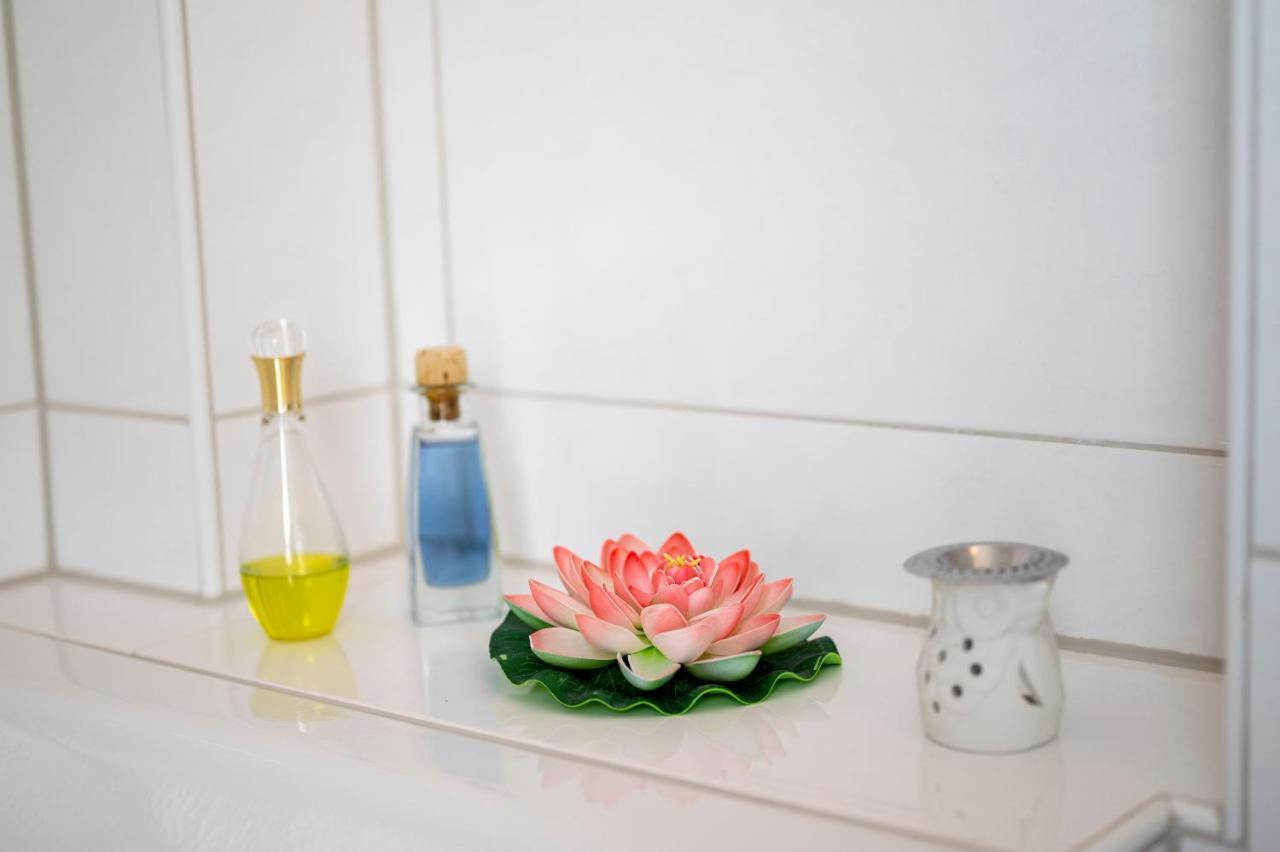 Helle Nichtraucherwohnung 69Qm Zwischen Koeln Und Duesseldorf ドルマーゲン エクステリア 写真