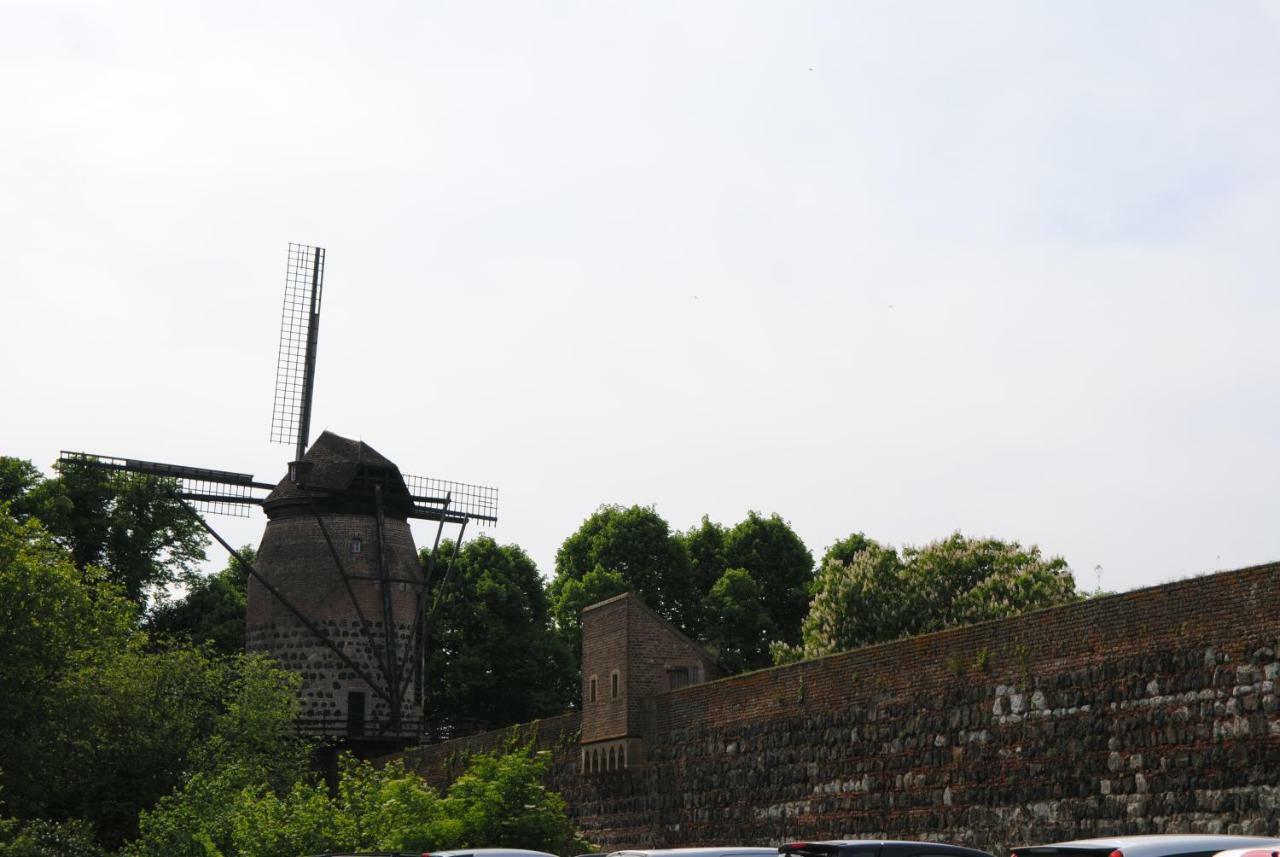 Helle Nichtraucherwohnung 69Qm Zwischen Koeln Und Duesseldorf ドルマーゲン エクステリア 写真